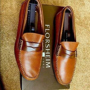 Men’s shoes. Size 8
